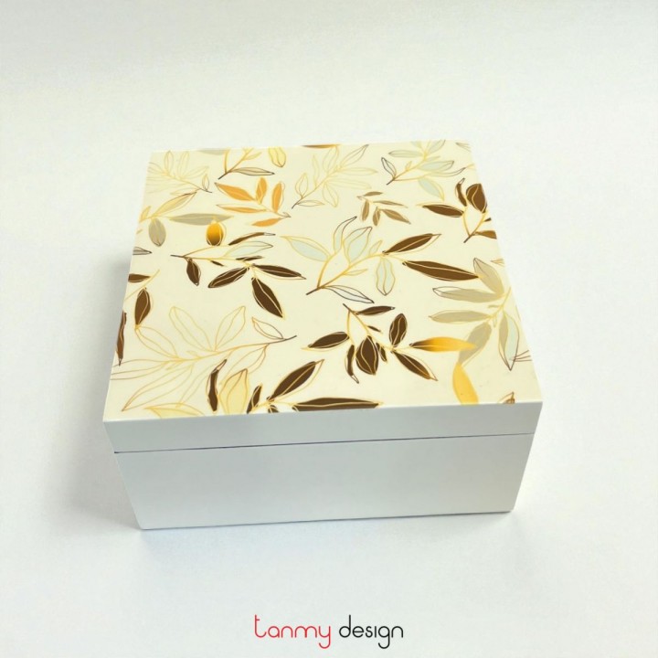 Square lacquer box 16 cm ( different designs )